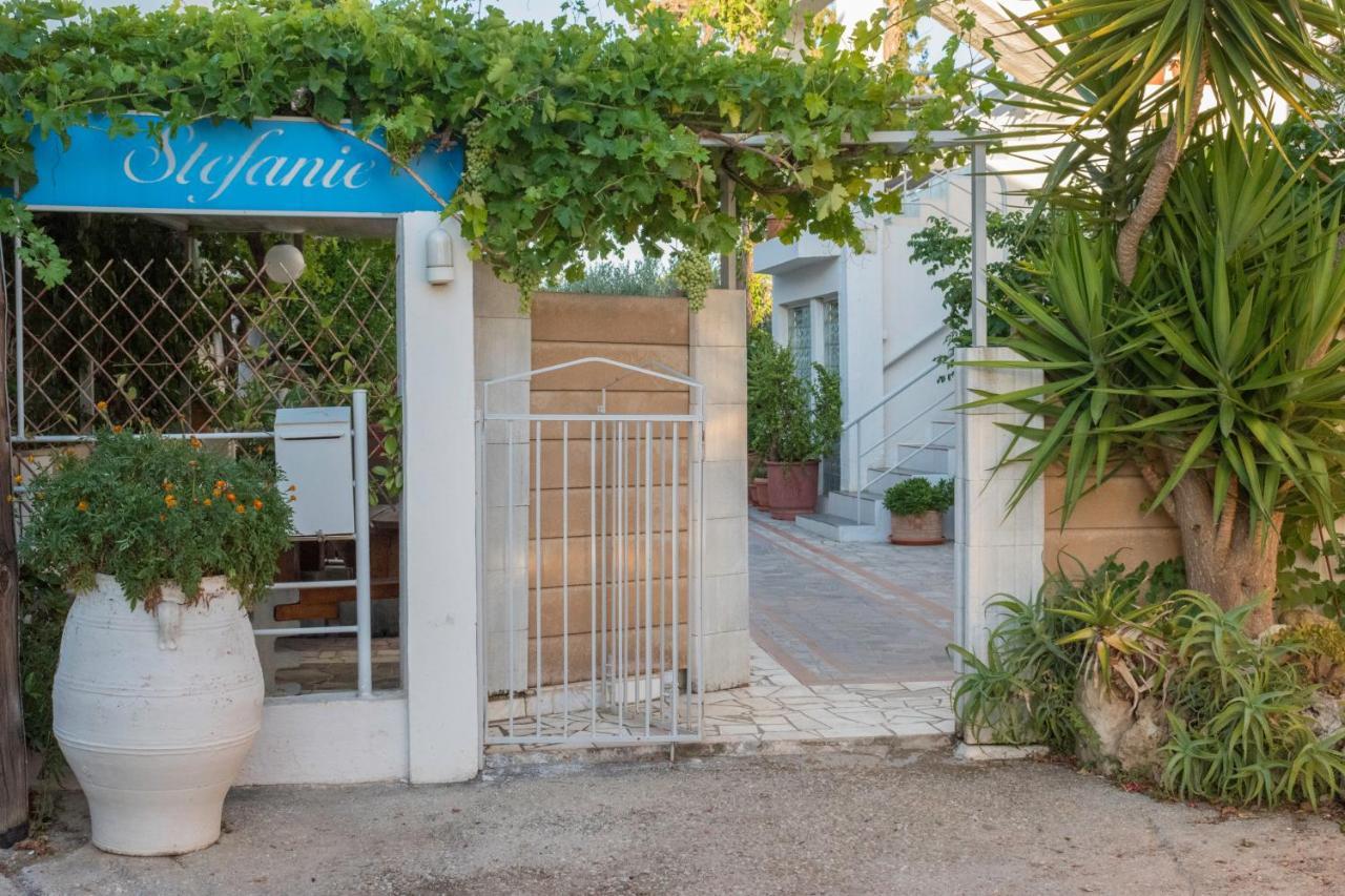 Stefanie Studios Agia Marina Dış mekan fotoğraf